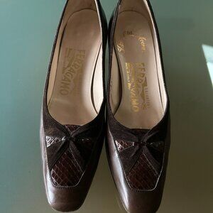 Salvatore Ferragamo Brown Calf & Brow Lizard Heels - Size 6AAAA (narrow)